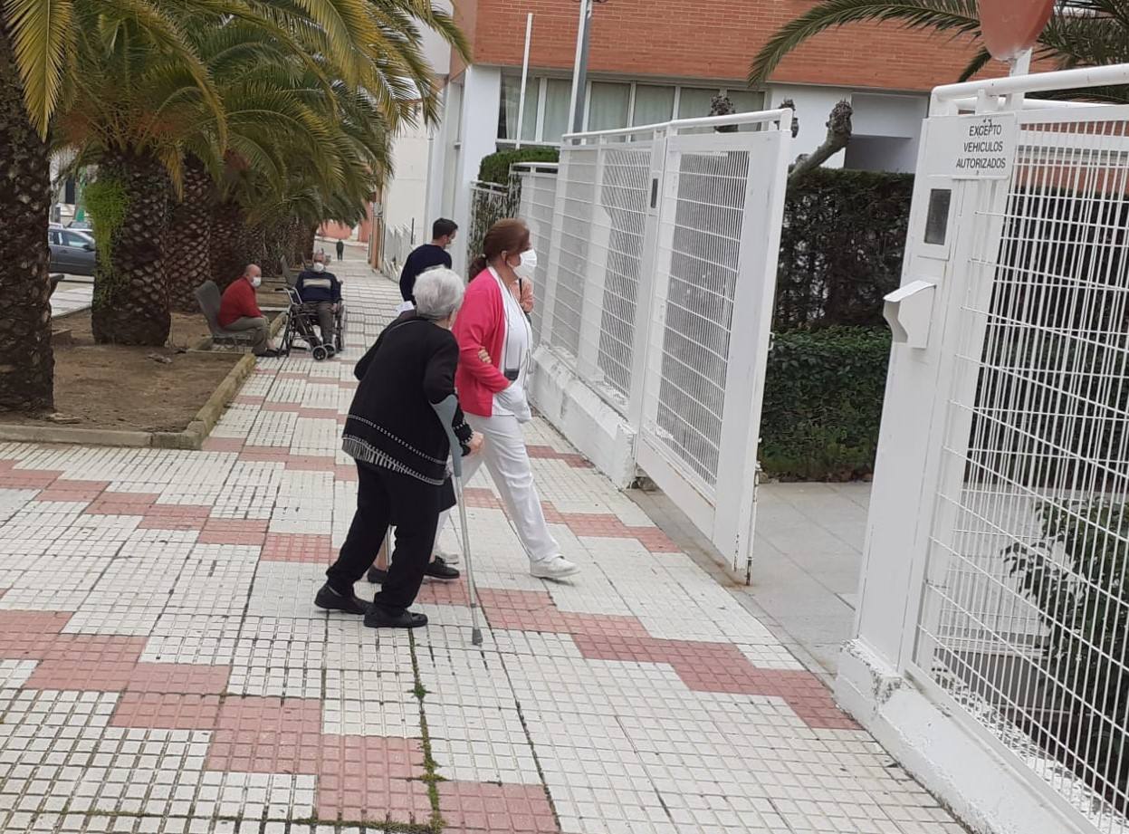 La residencia de mayores 'La Serena' anuncia nuevas medidas para las visitas de familiares y salidas de residentes