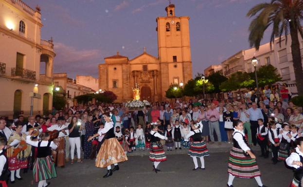 Folklore para el día de la patrona, Nuestra Señora del Buensuceso