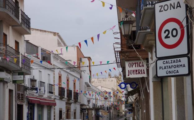 El ayuntamiento adapta las señales de tráfico a los nuevos límites de velocidad en las vías urbanas de la DGT