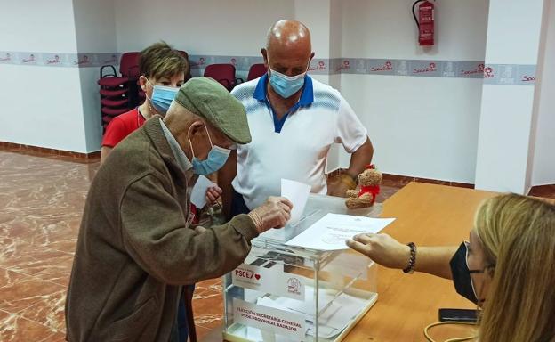 El PSOE de Castuera respaldó a Rafael Lemus en las primarias a la secretaría general de la provincia de Badajoz