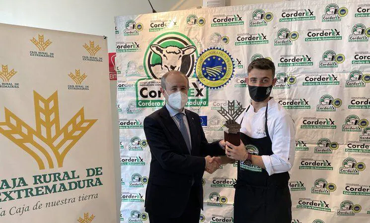 Emilio José Nogales, chef de Castuera, se alza con el Premio Espiga Corderex-Caja Rural Extremadura