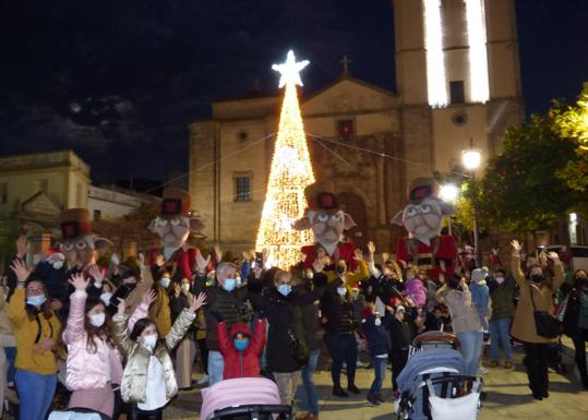 El Pasacalles infantil anima la Navidad