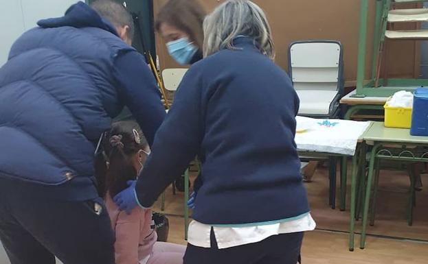 Segunda jornada de vacunación infantil en los colegios de Castuera