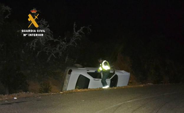 La Guardia Civil detiene a un cordobés que conducía sin permiso de conducir, bajo la influencia de alcohol, el vehículo que acababa de sustraer
