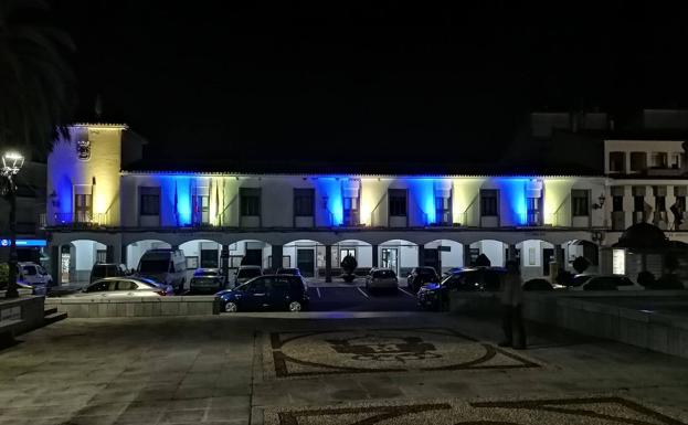 El Ayuntamiento se ilumina con los colores de Ucrania