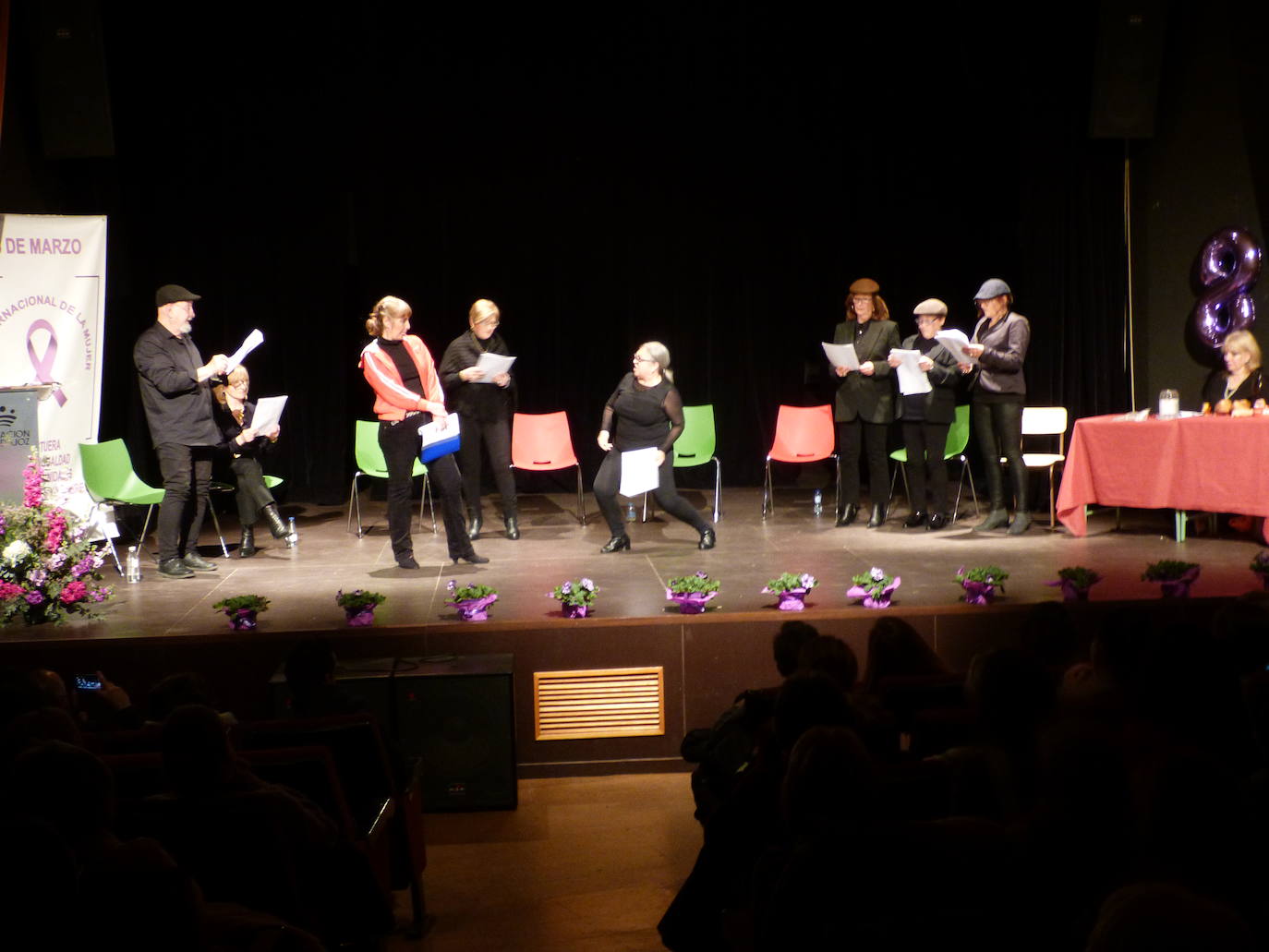 Éxito del grupo de mayores del taller de teatro de la concejalía de Cultura en la representación de la obra 'Cuentos Infantiles para Adultos Terroríficos'