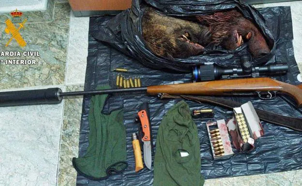 La Guardia Civil sorprende a dos furtivos tras dar muerte a cinco jabalíes en un coto de Peraleda del Zaucejo
