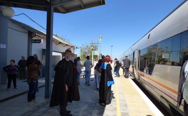 Renfe ofrece más 2.500 plazas para viajar entre Badajoz y Castuera el sábado 9 de abril con motivo del 'Día del Queso'