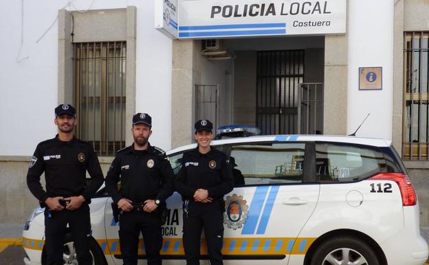 Dos futuros agentes de la Policía Local realizan prácticas tras aprobar la oposición