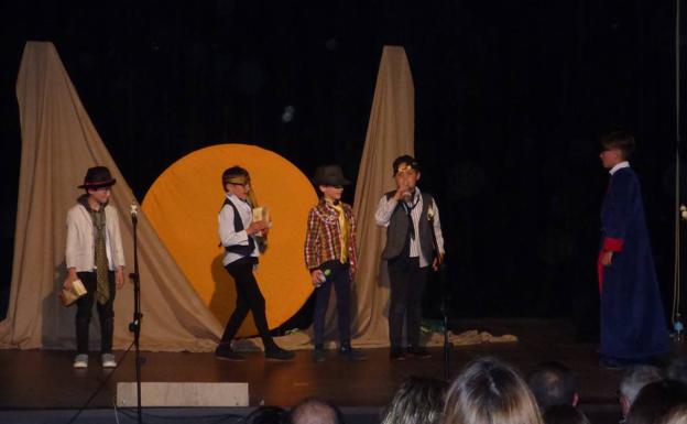 Éxito del grupo infantil de teatro 'Los Pichones' de la concejalía de Cultura con la representación de la obra 'El Principito'