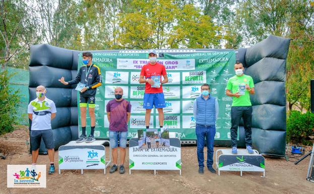 Éxito deportivo y de organización en el Campeonato de Extremadura de Triatlón Cros celebrado en la Isla del Zújar