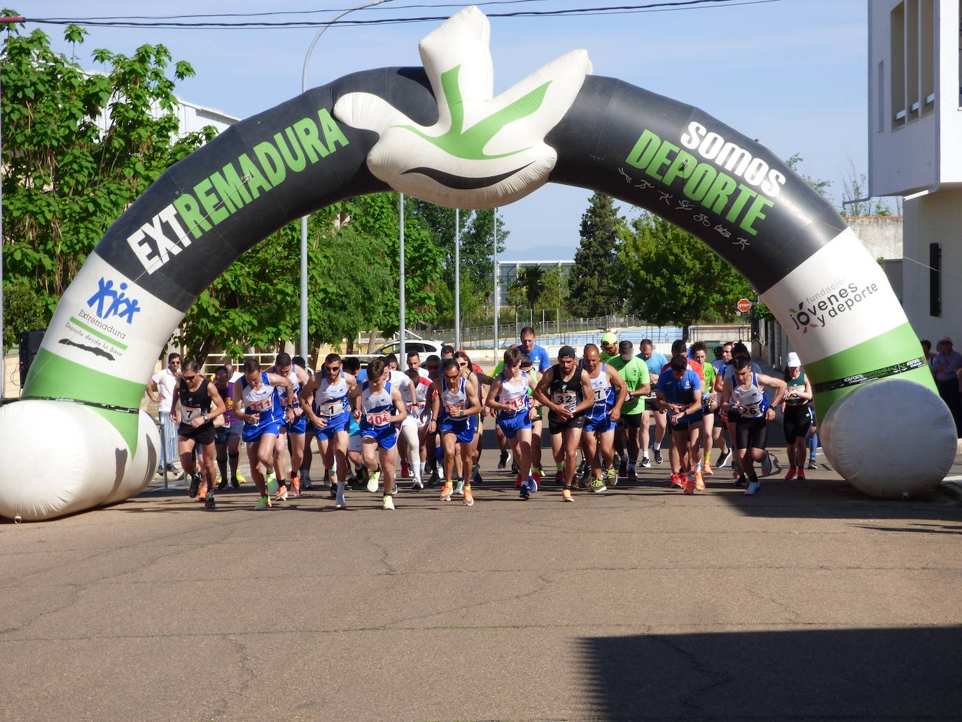 La cuarta edición de la carrera '5K-10K Villa de Castuera' reunió a 70 participantes