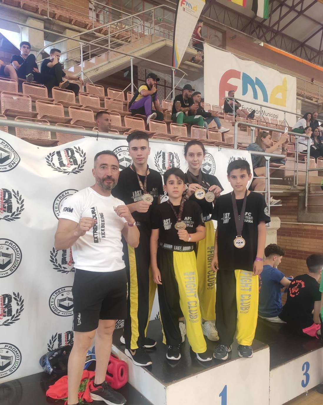 Lluvia de medallas en el campeonato de Extremadura de Kickboxing 2022 para los participantes de la Universidad Popular de Castuera