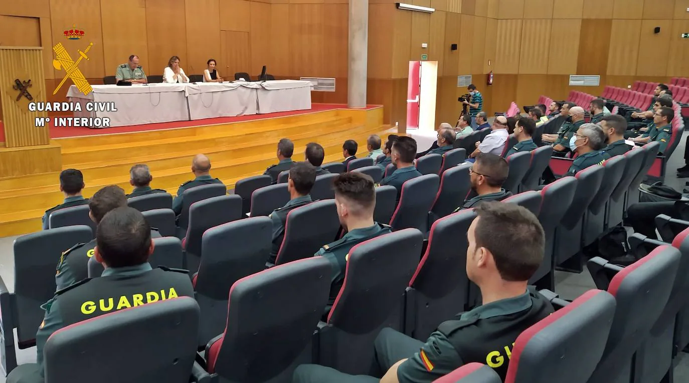 La Guardia Civil forma en espectáculos taurinos a 43 agentes que ejercerán funciones de Delegados Gubernativos en Extremadura