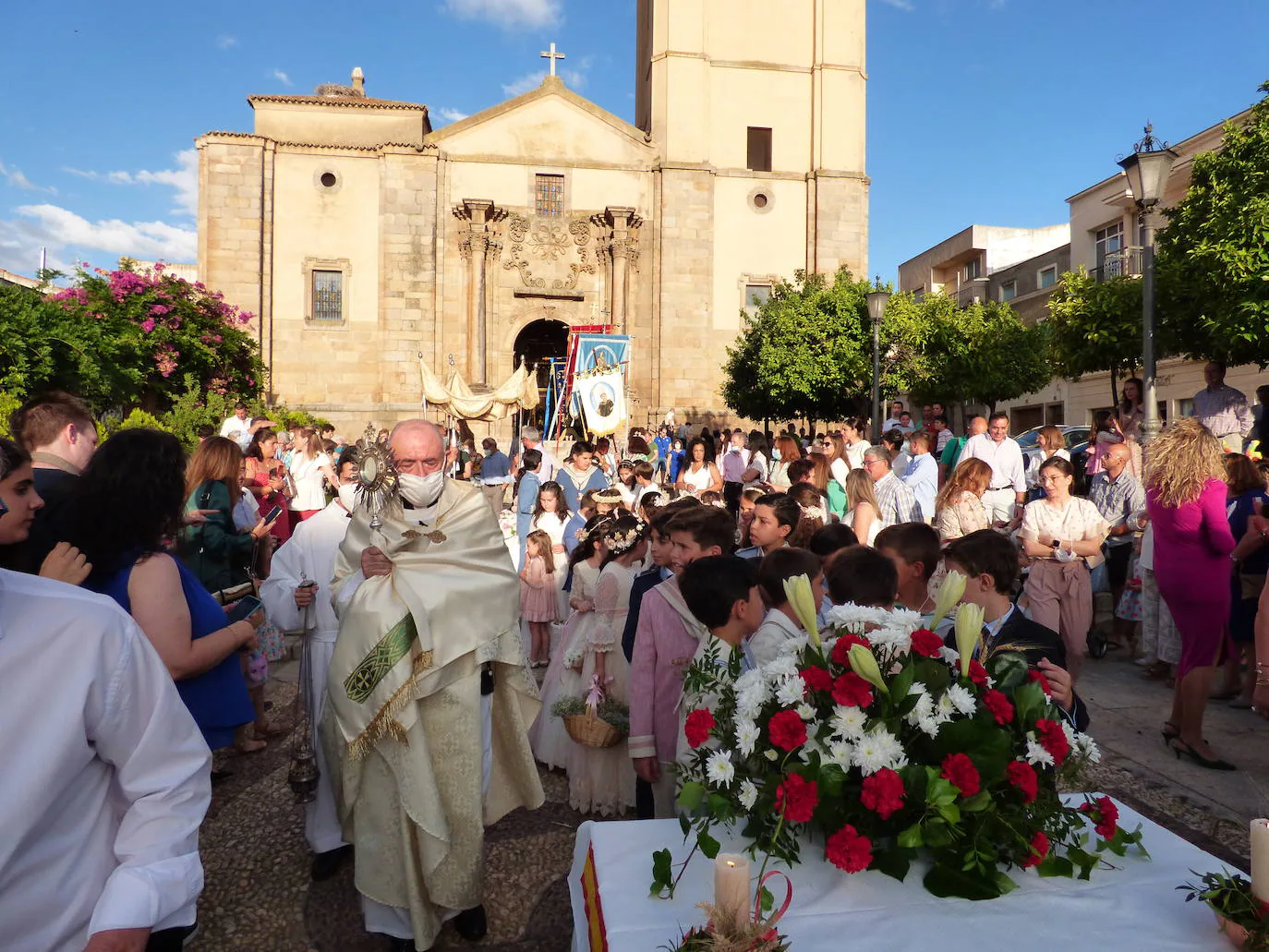 Castuera recupera su tradicional procesión del Corpus Christi dos años después