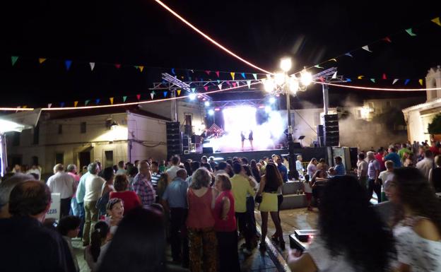 Todo preparado para la celebración de la noche de San Juan en Castuera