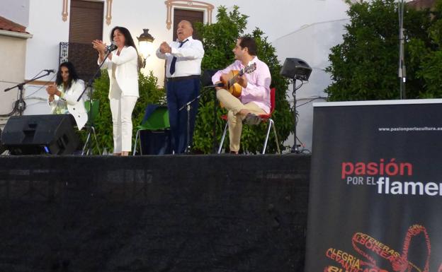 Alejandro Vega, La Kaíta y Juan Vargas llevaron la 'Pasión por el Flamenco' a Castuera