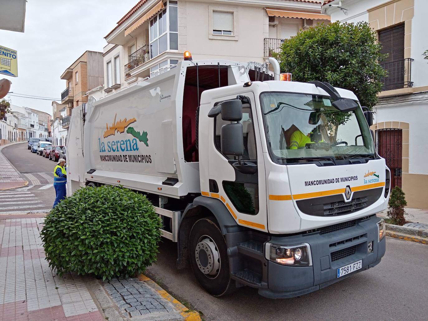 La Mancomunidad de La Serena refuerza el Servicio de Recogida de Residuos Sólidos Urbanos en el mes de agosto