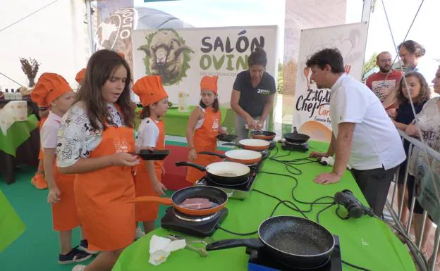 El Salón del Ovino acoge la exhibición final y la entrega de diplomas de la cuarta edición del concurso-taller infantil de cocina 'Zagal Chef Corderex'