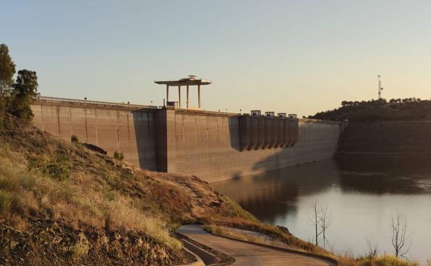 Los embalses de La Serena y Zújar bajan 2 hectómetros cúbicos respecto a la medición de hace 7 días