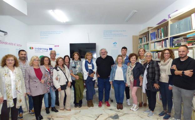 Castuera celebró el Día de la Biblioteca con el autor extremeño Marino González Montero