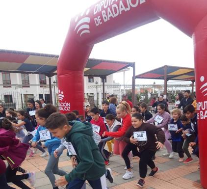 El Cross por la Integración de Adiser celebrado en Monterrubio de la Serena reúne a 180 corredores