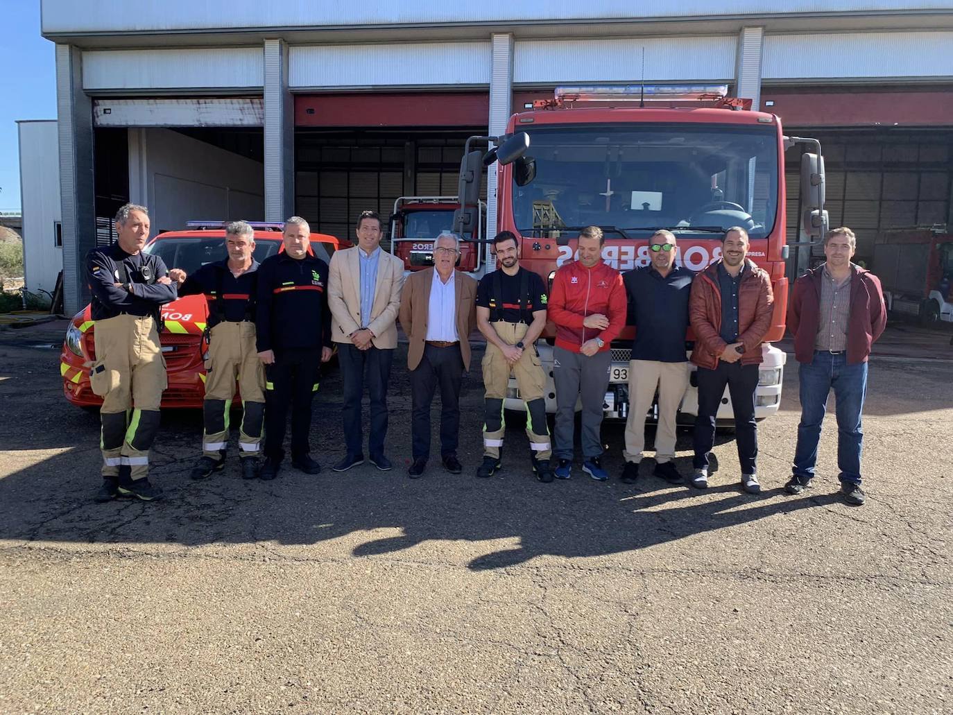 El parque de bomberos de Castuera cuenta con dos nuevos vehículos