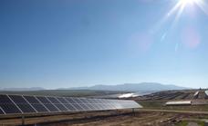 Naturgy pone en marcha en Castuera la planta de Miraflores, la primera fotovoltaica de la compañía en Extremadura