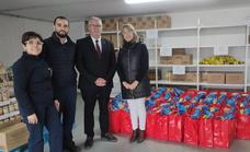 El Ayuntamiento entrega 75 cestas de navidad a familias en situación de vulnerabilidad