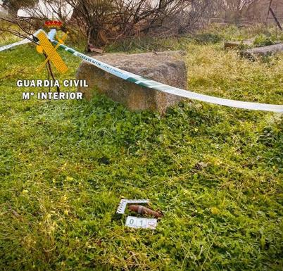 La Guardia Civil desactiva una granada de mortero de la Guerra Civil hallada en una finca de Malpartida de la Serena