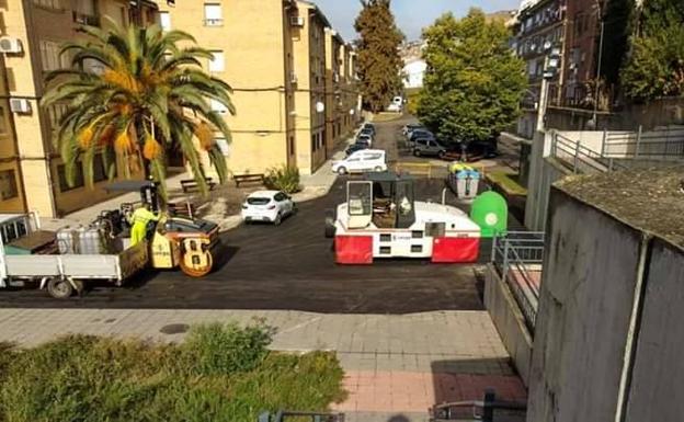 Continúan las obras de asfaltado en varias calles