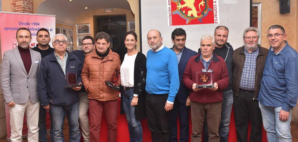 Asecoc galardona a tres empresarios de la ciudad por su dilatada trayectoria