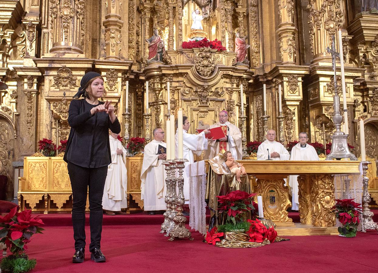 La Seo cauriense fue el escenario de la Pontifical de Pascua en lengua de signos