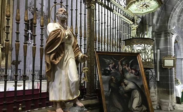 La escuela 'Bufón Calabacillas' muestra la talla de San Pedro restaurada