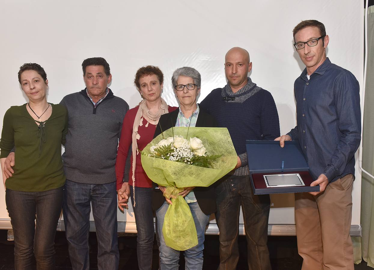 Juana Luisa Ramos recibió un cariñoso homenaje en el Día de la Mujer
