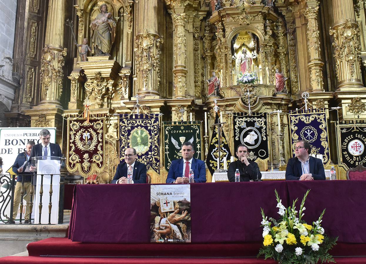 Presentación oficial de la Semana Santa Trujillana en la Catedral de Coria