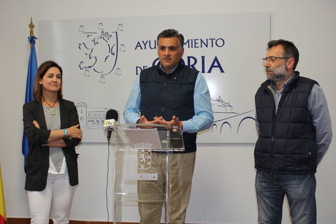 Ballestero, «el nuevo Pabellón no está hecho porque el PSOE no ha incluido la inversión en los presupuestos generales»