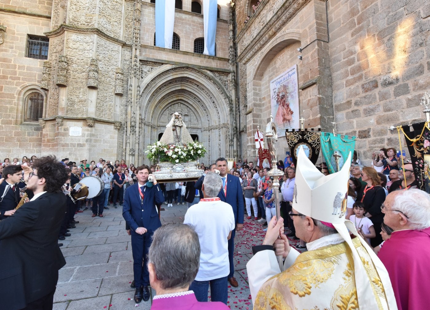 La ciudad recibió a su patrona la Virgen de Argeme