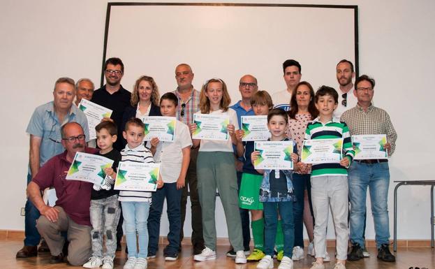Adesval falla sus premios anuales de fotografía, literatura y pintura