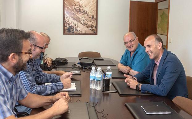 Los regantes de la margen derecha del Alagón piden la mejora de las redes