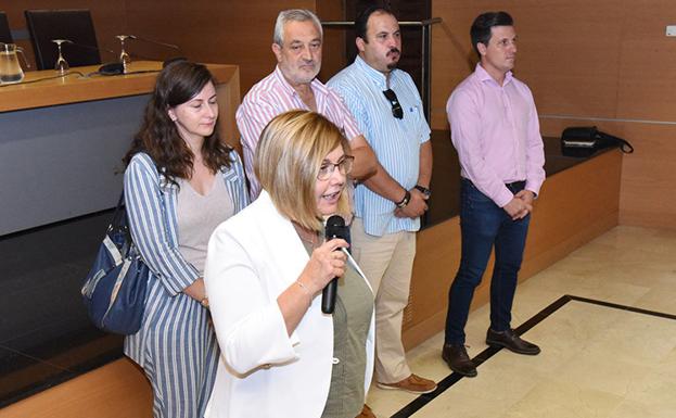 Charo Cordero, con los empresarios de la construcción para informarles sobre la obra pública de la Diputación