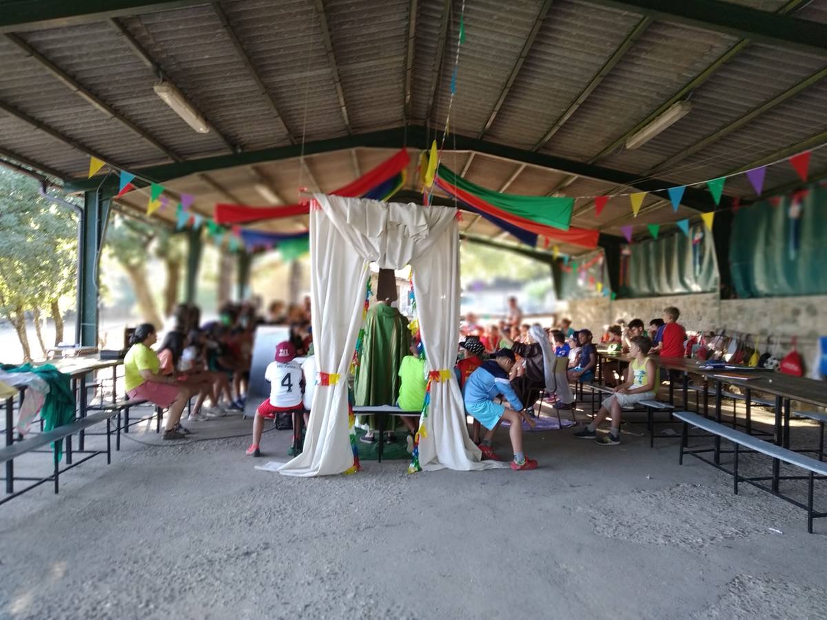 Actividad campamental en Villamiel desde el Arciprestazgo de Cáritas de Coria