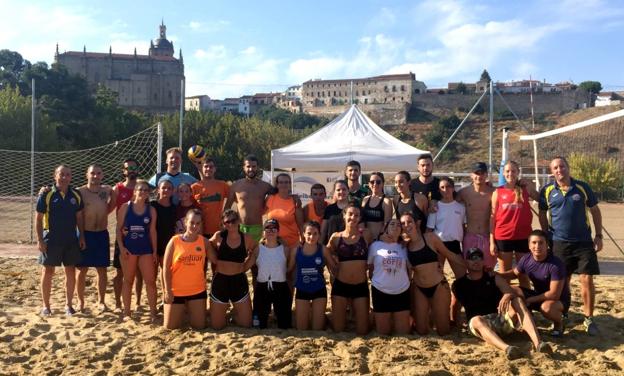 Alejandro Sánchez y Jesús Almohalla ganadores del VIII Torneo Vóley-Playa 'Ciudad de Coria'