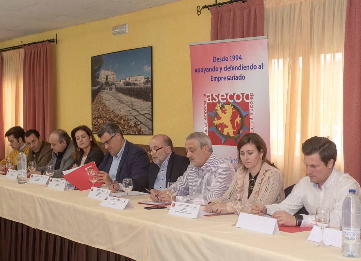 Encuentro empresarial con el presidente de la Diputación de Cáceres y el alcalde de Coria