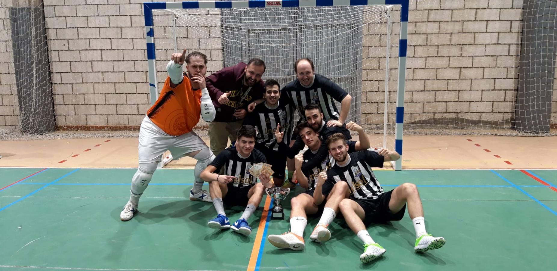 El conjunto madrileño 'Revienta F.S.' ganador de las 24 Horas de Fútbol Sala 'Peña La Geta'