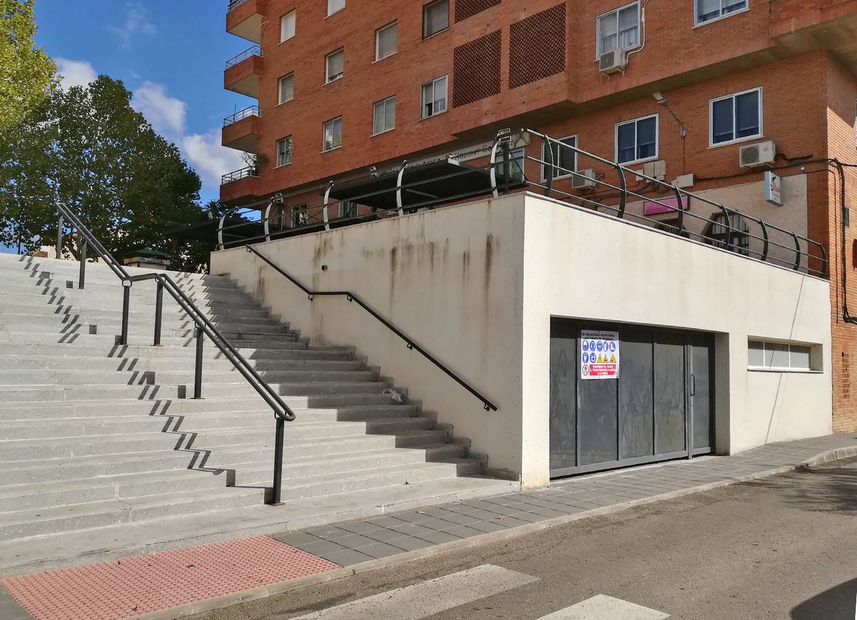 El PSOE denuncia que el parking del Dr. Viera siga cerrado un año después de aprobar la oferta de plazas