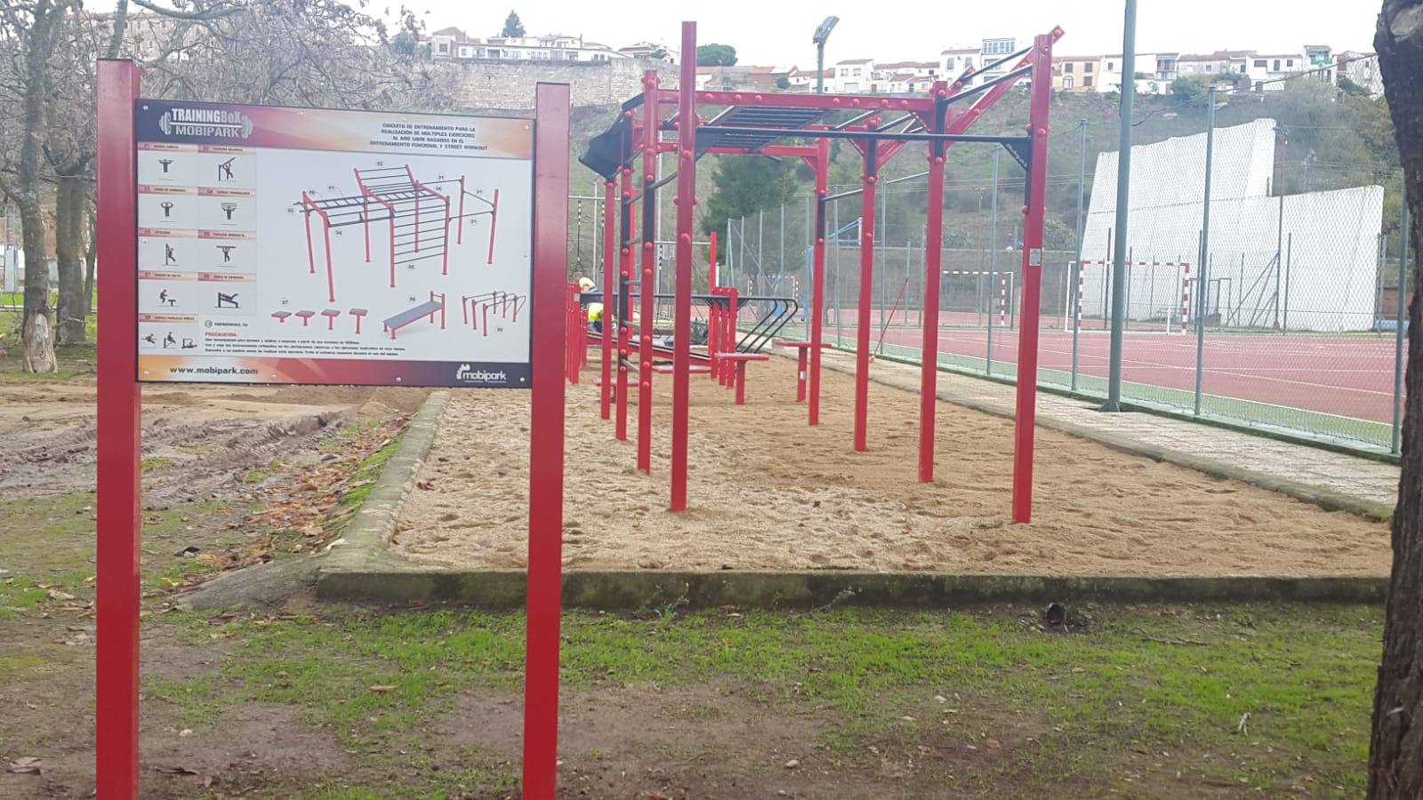 Desde hoy solo se podrán utilizar en el polideportivo las instalaciones de atletismo, tenis y circuito de entrenamiento personal