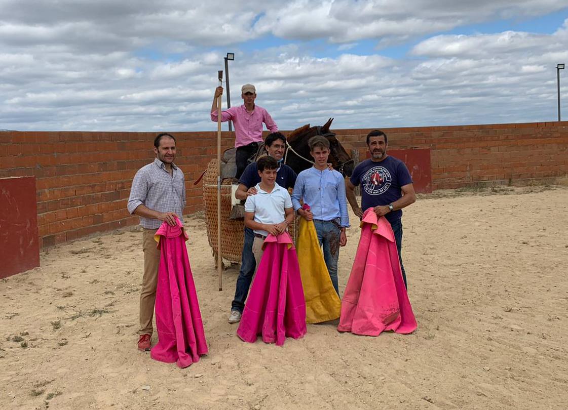 Se reanudan las clases de tauromaquia
