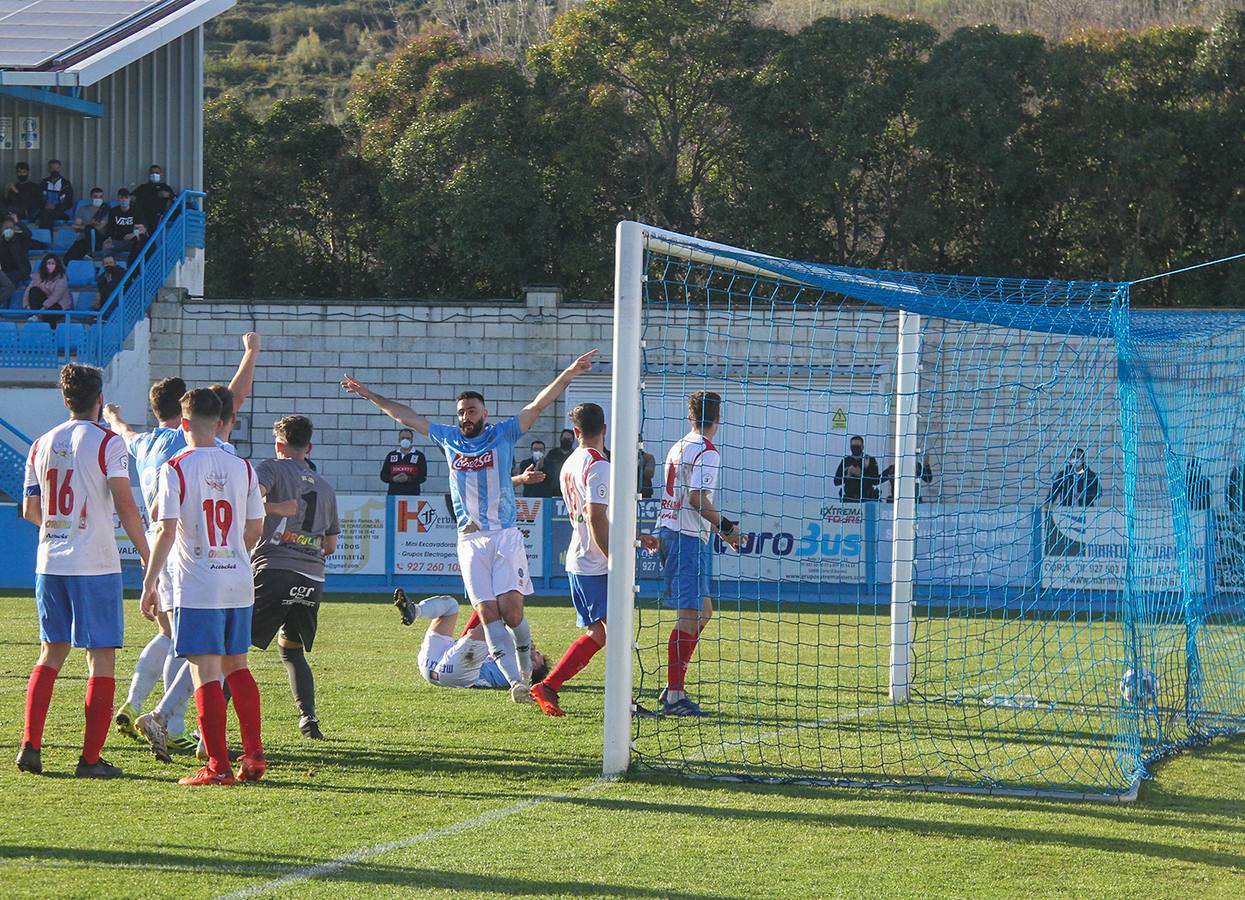 El Coria gana en un partido soporífero