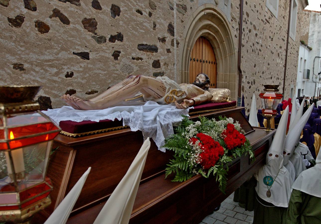 La ciudad de Coria celebra hoy la muerte de Jesucristo esperanza de salvación y vida de los hombres